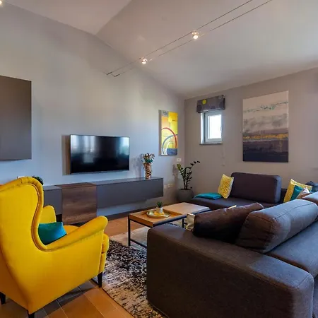 Ember شقة بولا